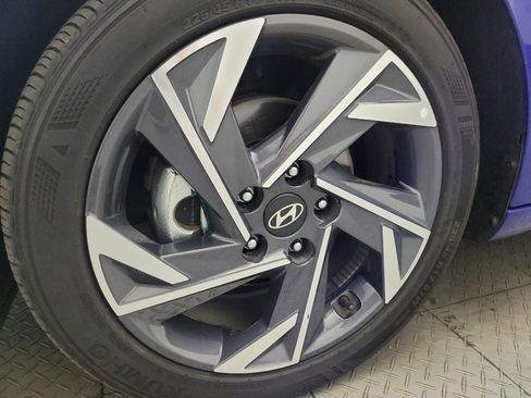 Used 2025 Hyundai Elantra Sport image 31