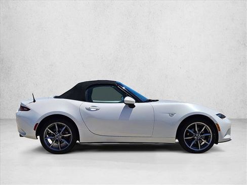 Used 2022 MAZDA MX-5 Miata Grand Touring w/ Weather Package RWD image 4
