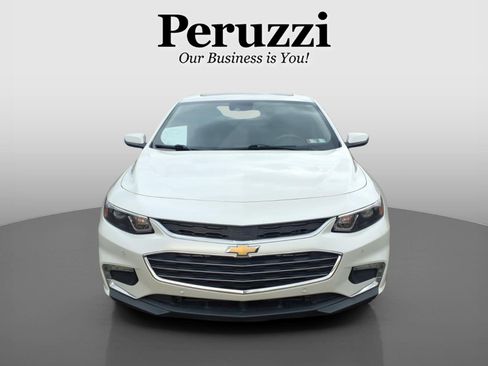 Used 2018 Chevrolet Malibu Premier w/ Premier Sun and Wheel Package FWD image 9