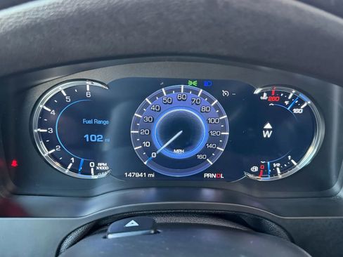 Used 2018 Cadillac Escalade ESV Luxury image 22