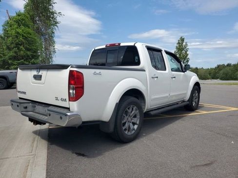 Used 2019 Nissan Frontier SL AWD/4WD image 6