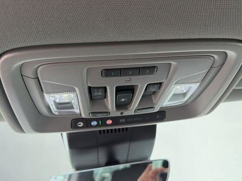 Used 2022 Chevrolet Silverado 1500 LTZ w/ LTZ Premium Package AWD/4WD image 17