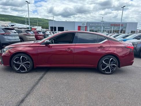 Certified 2025 Nissan Altima 2.5 SR w/ SR Premium Package FWD image 8