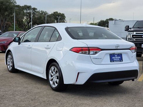 Used 2026 Toyota Corolla LE FWD image 7