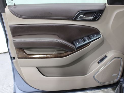 Used 2016 Chevrolet Tahoe LT w/ Luxury Package image 6