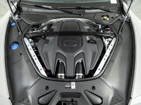New 2026 Porsche Panamera 4 E-Hybrid image 35