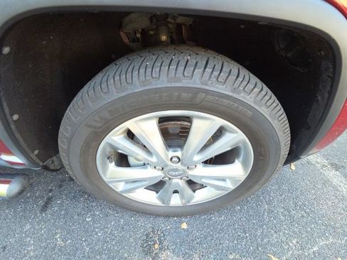 Used 2013 Jeep Grand Cherokee Laredo AWD/4WD image 36