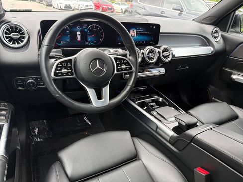 Used 2021 Mercedes-Benz GLB 250 4MATIC w/ Premium Package image 22