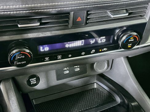 Used 2025 Nissan Rogue SV FWD image 23