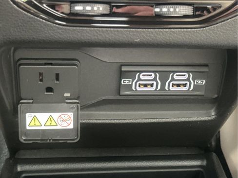 New 2025 Jeep Grand Cherokee L Limited w/ Luxury Tech Group II image 54