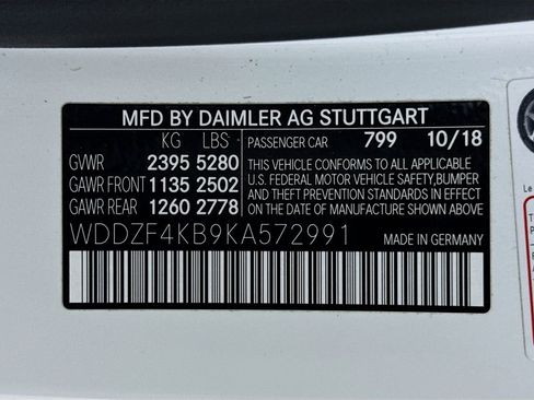 Certified 2019 Mercedes-Benz E 300 4MATIC image 33