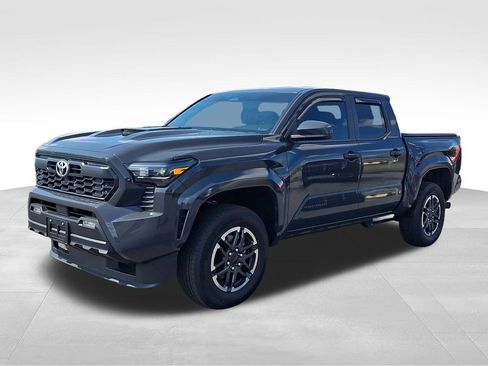 Used 2024 Toyota Tacoma TRD Sport AWD/4WD image 3