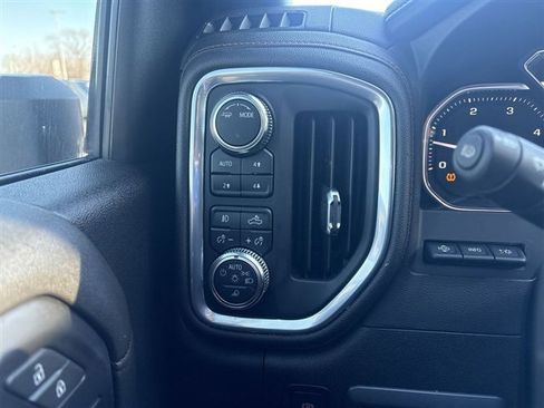 Certified 2022 GMC Sierra 2500 AT4 w/ AT4 Premium Plus Package image 17