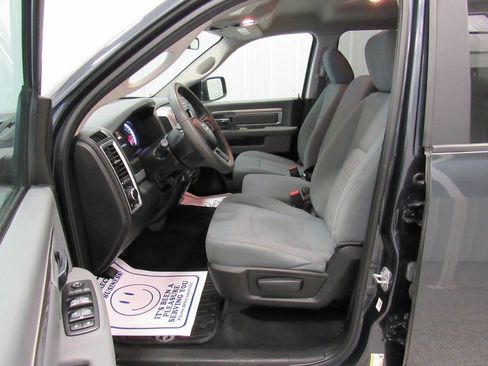Used 2019 RAM 1500 Classic SLT AWD/4WD image 35