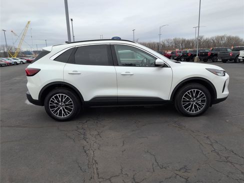 Used 2024 Ford Escape SE FWD image 8
