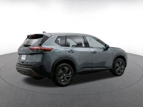 Used 2025 Nissan Rogue SV AWD/4WD image 9