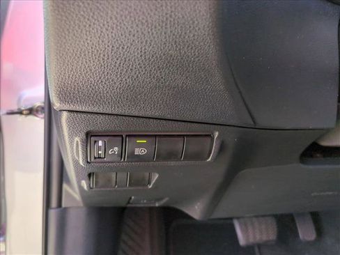 Used 2022 Toyota Corolla Cross LE FWD image 13