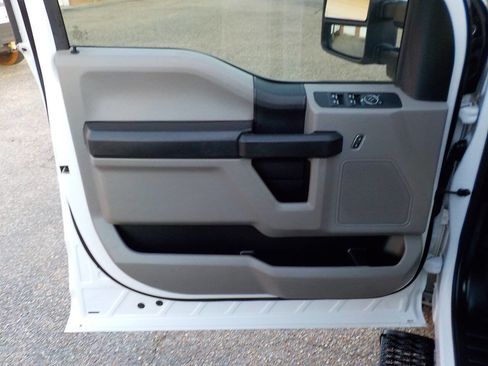 Used 2019 Ford F350 XL w/ Power Equipment Group image 15