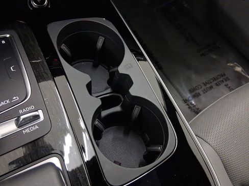 Used 2019 Audi Q7 3.0T Prestige w/ Prestige Package image 27