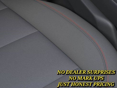 New 2026 Chevrolet Traverse LT w/ Driver Confidence Package FWD image 21