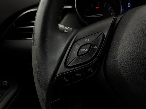 Used 2018 Toyota C-HR XLE FWD image 28