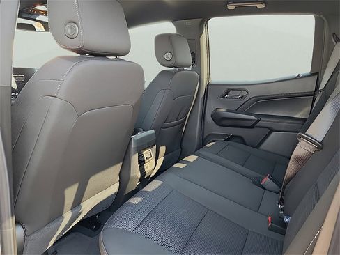 New 2025 GMC Canyon Elevation w/ Convenience Package image 8