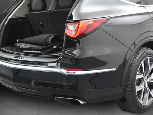 Used 2023 Acura MDX SH-AWD w/ Technology Package image 13