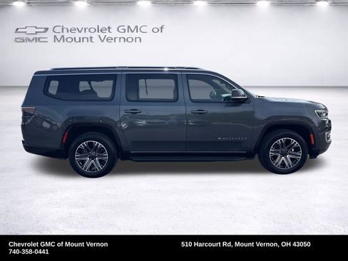 Used 2024 Jeep Wagoneer L Series II w/ Flexible Seating Group AWD/4WD image 7