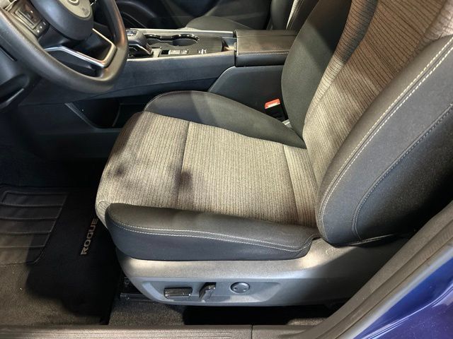 Used 2021 Nissan Rogue SV FWD image 38