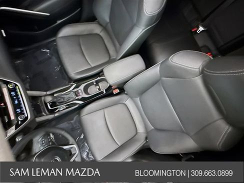 Used 2025 Toyota Corolla Cross XLE w/ Convenience Package FWD image 22