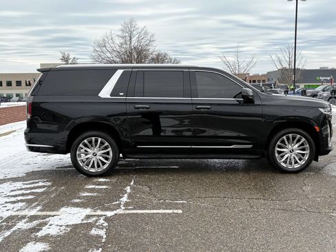 Used 2021 Cadillac Escalade ESV Premium Luxury image 14