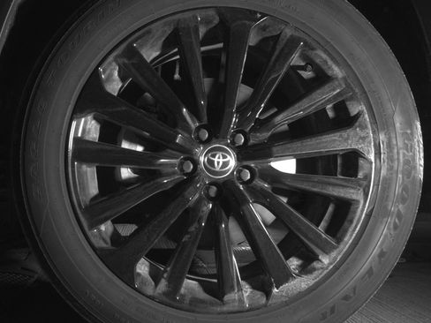 Used 2025 Toyota Highlander XSE image 12