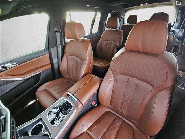 Used 2025 BMW X7 M60i AWD/4WD image 14
