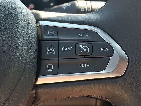 Used 2026 Jeep Compass Limited AWD/4WD image 23