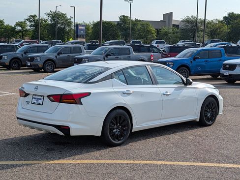 Used 2024 Nissan Altima 2.5 S FWD image 6