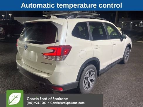 Used 2020 Subaru Forester Premium image 3