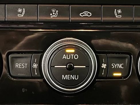 Used 2019 Volkswagen Atlas SEL Premium AWD/4WD image 34
