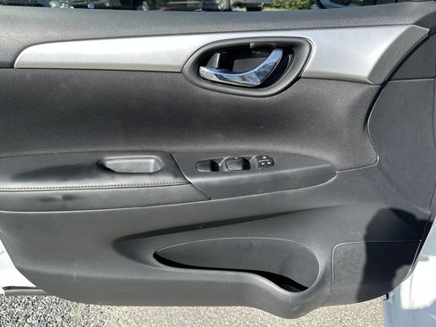 Used 2018 Nissan Sentra S image 8