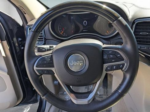 Used 2019 Jeep Grand Cherokee Overland AWD/4WD image 19