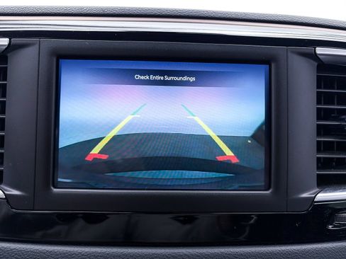 Used 2023 Chrysler Voyager LX image 6