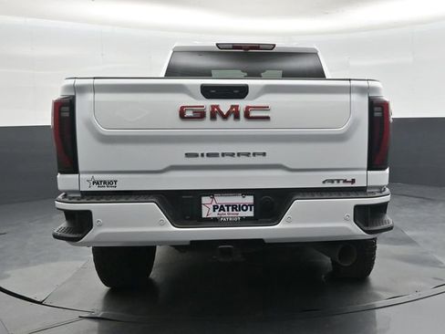 Used 2025 GMC Sierra 2500 AT4 AWD/4WD image 5