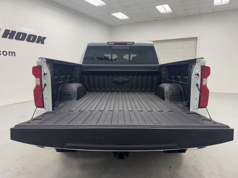 New 2026 Chevrolet Silverado 1500 RST w/ Dark Appearance Package AWD/4WD image 31