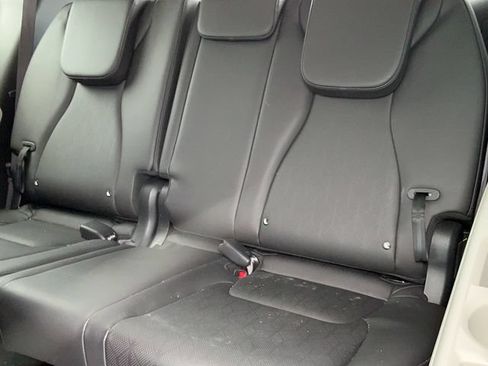 Used 2024 Kia Carnival SX FWD image 16