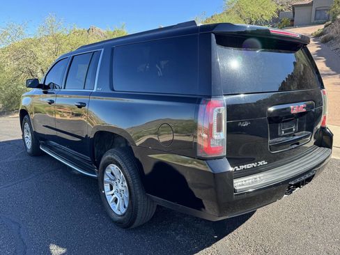 Used 2017 GMC Yukon XL SLT image 7
