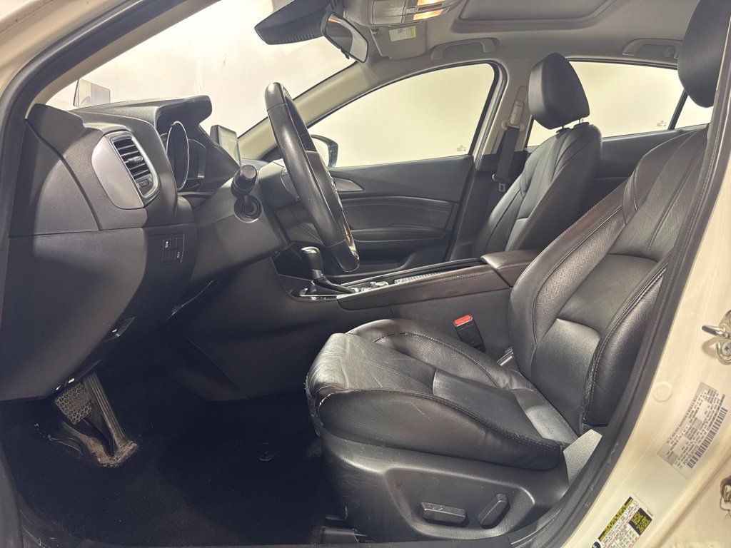 Used 2018 MAZDA MAZDA3 Grand Touring FWD image 19