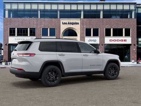 New 2026 Jeep Grand Cherokee L 4WD image 4