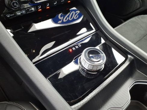 Used 2025 Jeep Grand Cherokee Altitude AWD/4WD image 14