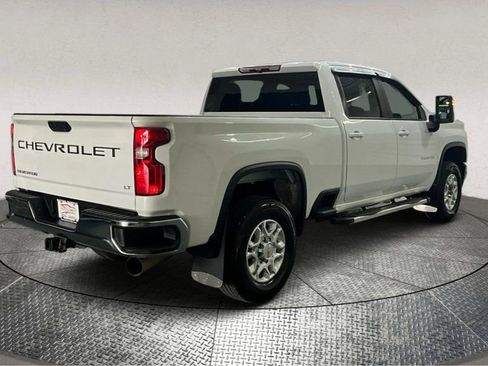Used 2022 Chevrolet Silverado 3500 LT w/ Convenience Package image 8