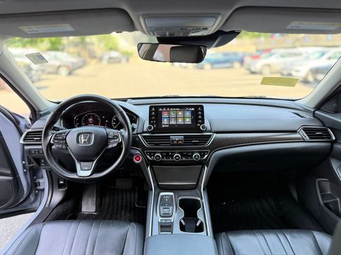 Used 2022 Honda Accord Touring image 11