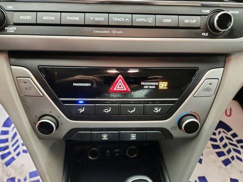 Used 2018 Hyundai Elantra SEL FWD image 19